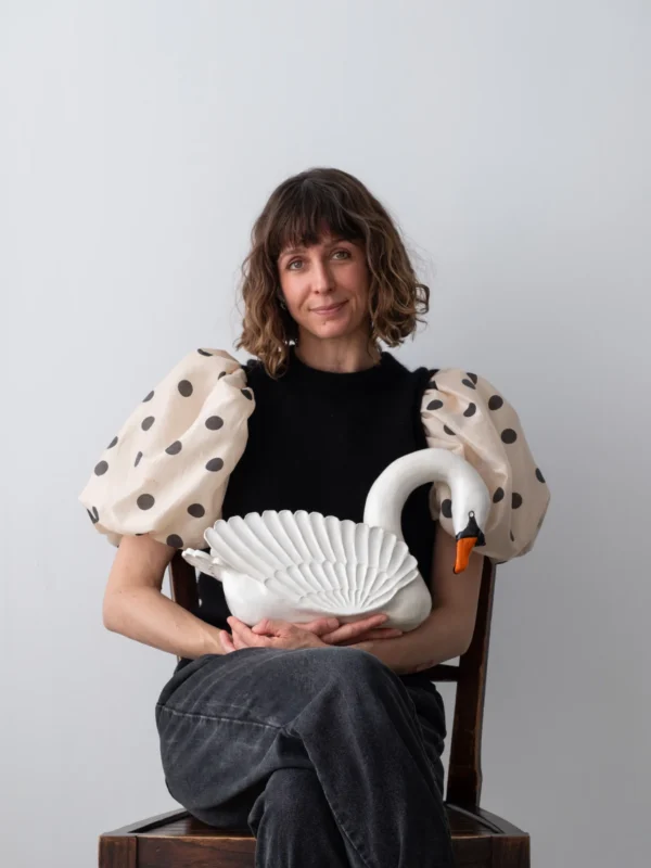 07 AMELIA BIRD the swans bow, 2026